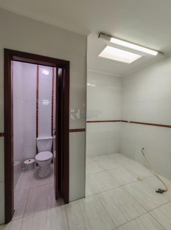 Casa Residencial para aluguel no bairro Jardim Mediterrâneo: Área externa / WC 