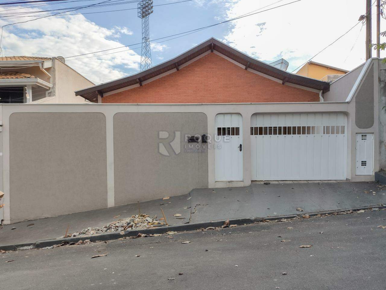 Casa Residencial para aluguel no bairro Jardim Mediterrâneo: Fachada 