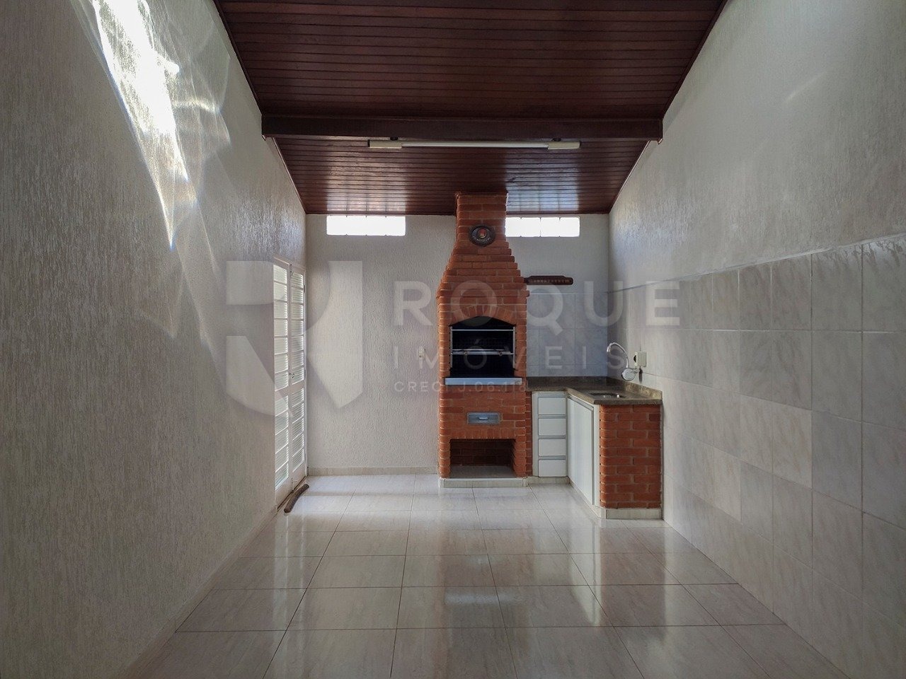 Casa Residencial para aluguel no bairro Jardim Mediterrâneo: Churrasqueira 