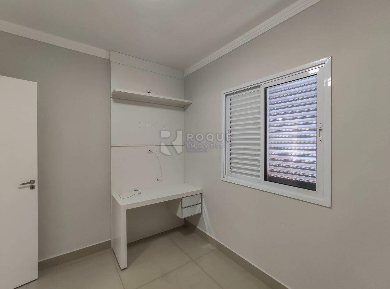 Apartamento para aluguel no bairro Desmembramento Oscar Antonio Breda: Dormitório 3 suíte