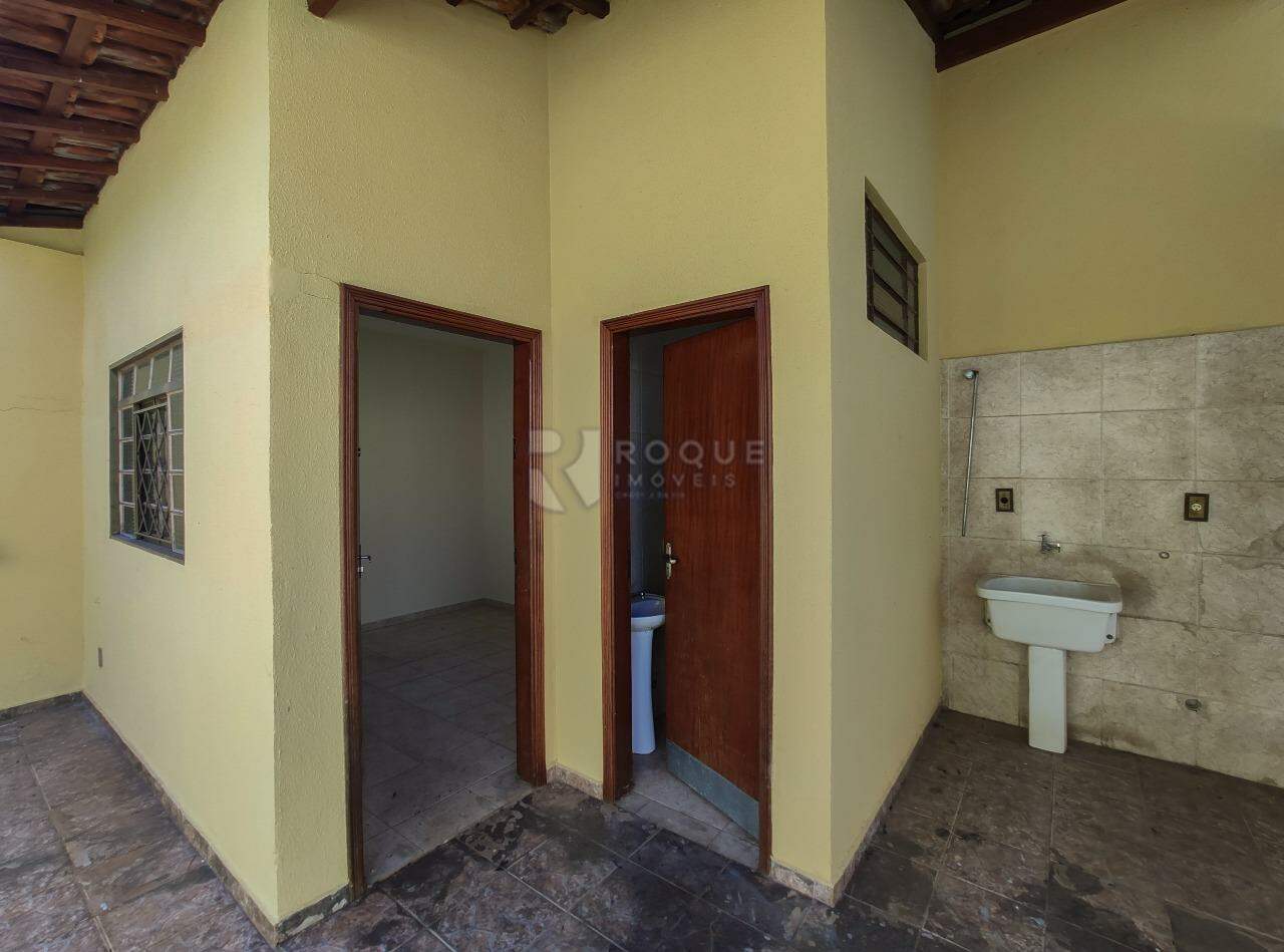 Casa Residencial para aluguel no bairro Vila Claudia: Área de serviço 