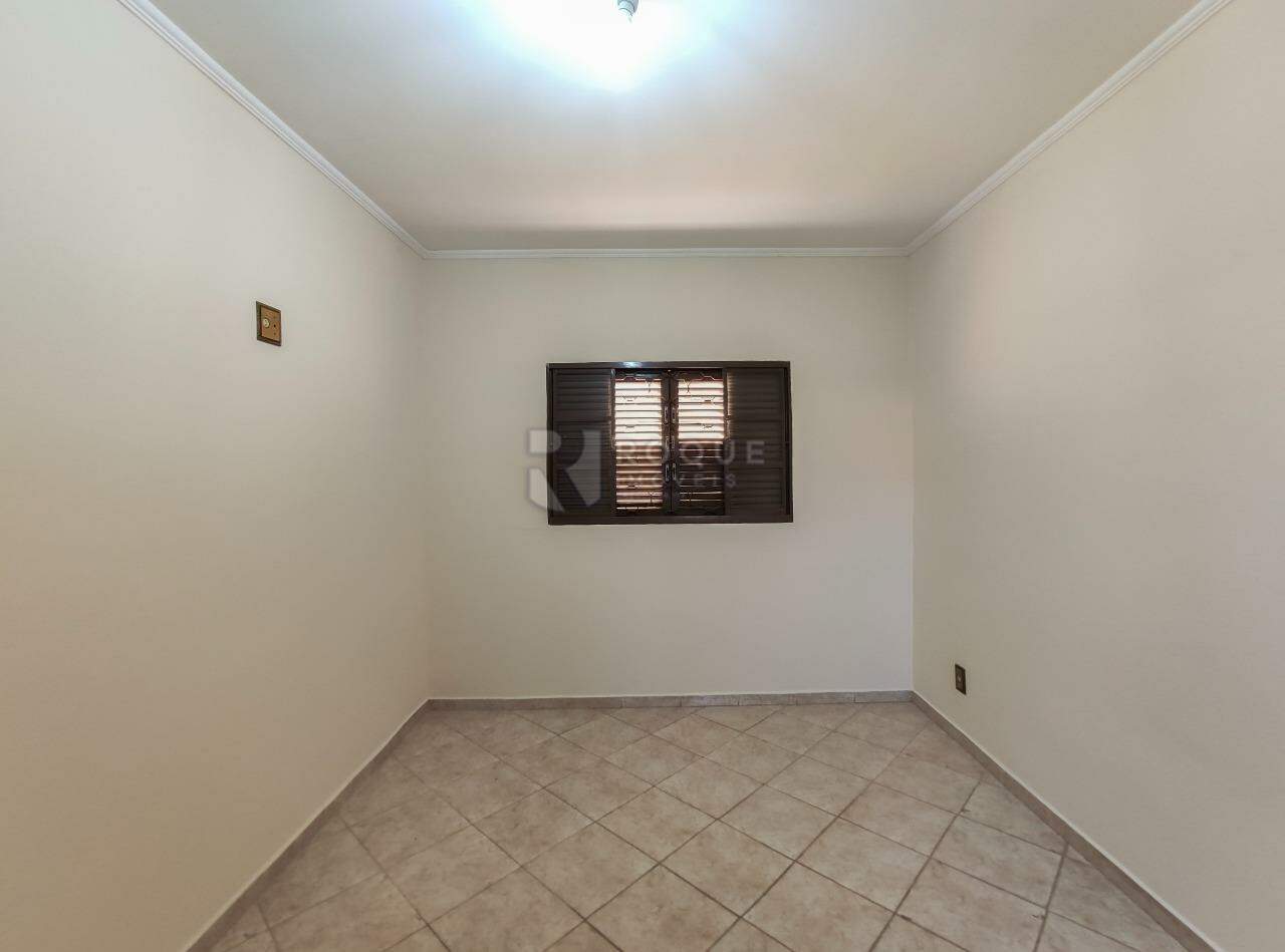 Casa Residencial para aluguel no bairro Vila Claudia: Dormitório 3 suíte