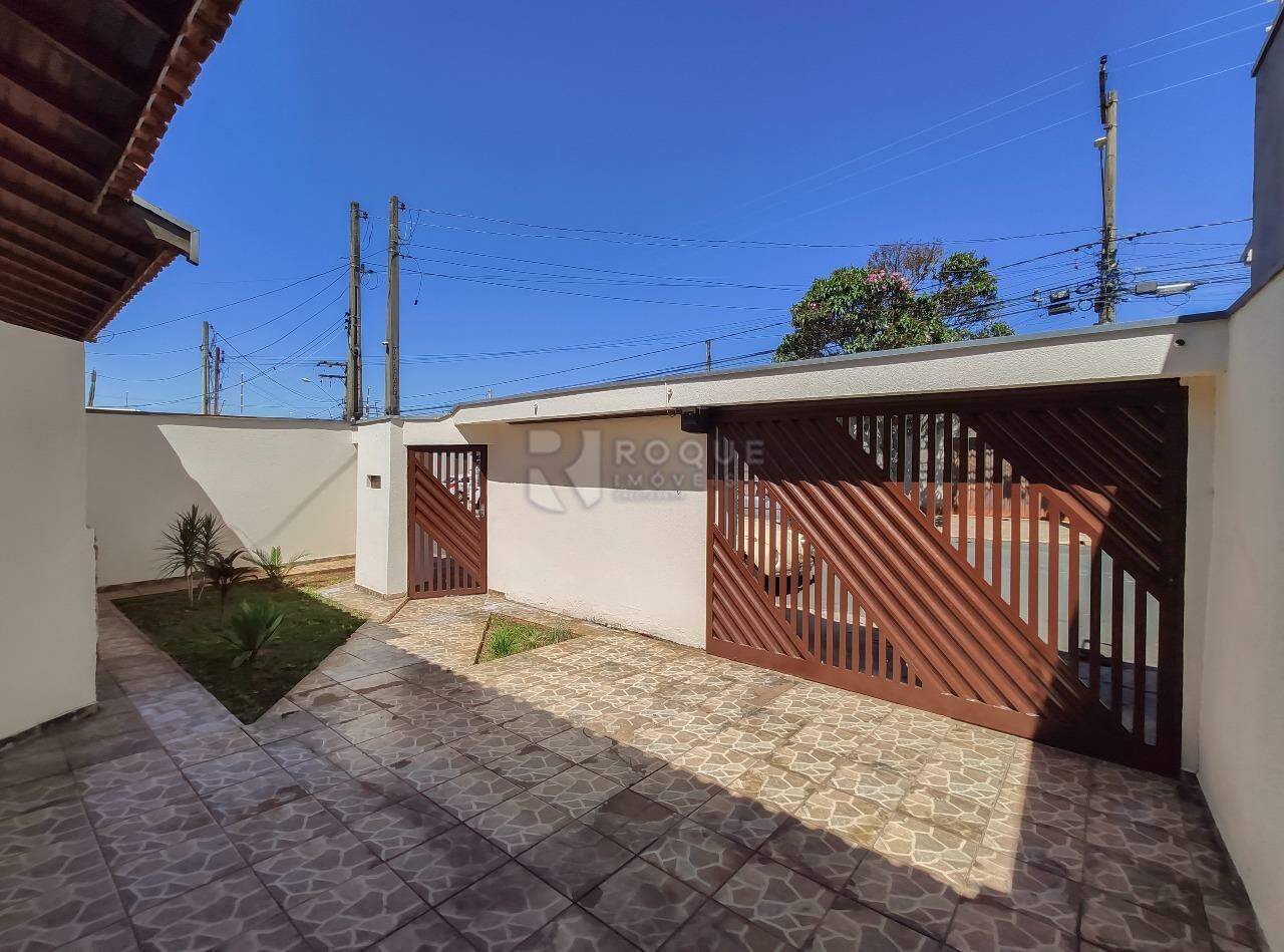 Casa Residencial para aluguel no bairro Vila Claudia: Frente 