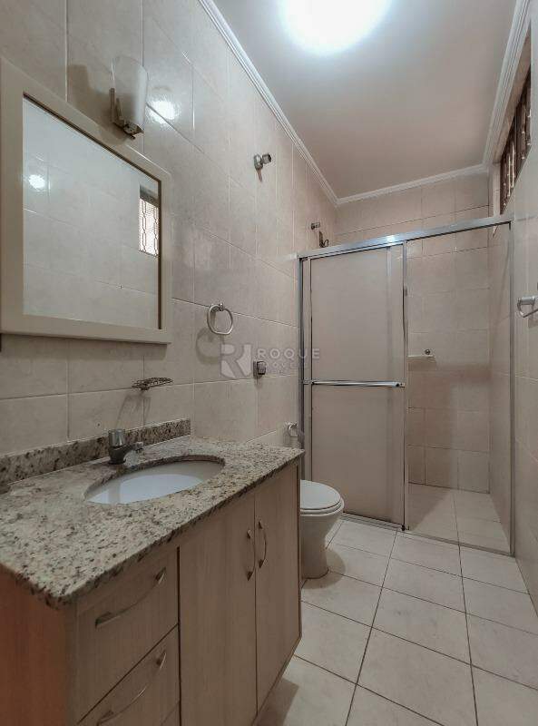 Casa Residencial para aluguel no bairro Vila Claudia: WC social 