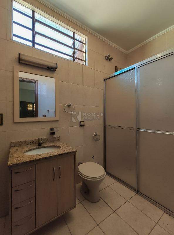 Casa Residencial para aluguel no bairro Vila Claudia: WC suíte 