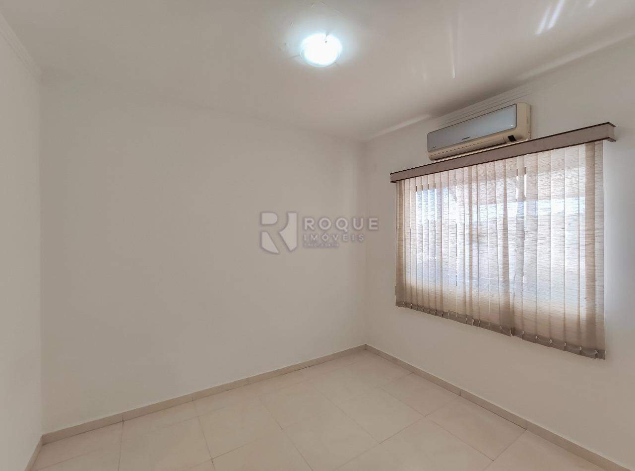 Casa Residencial para aluguel no bairro Jardim Anhanguera: Dormitório 3 segundo andar 