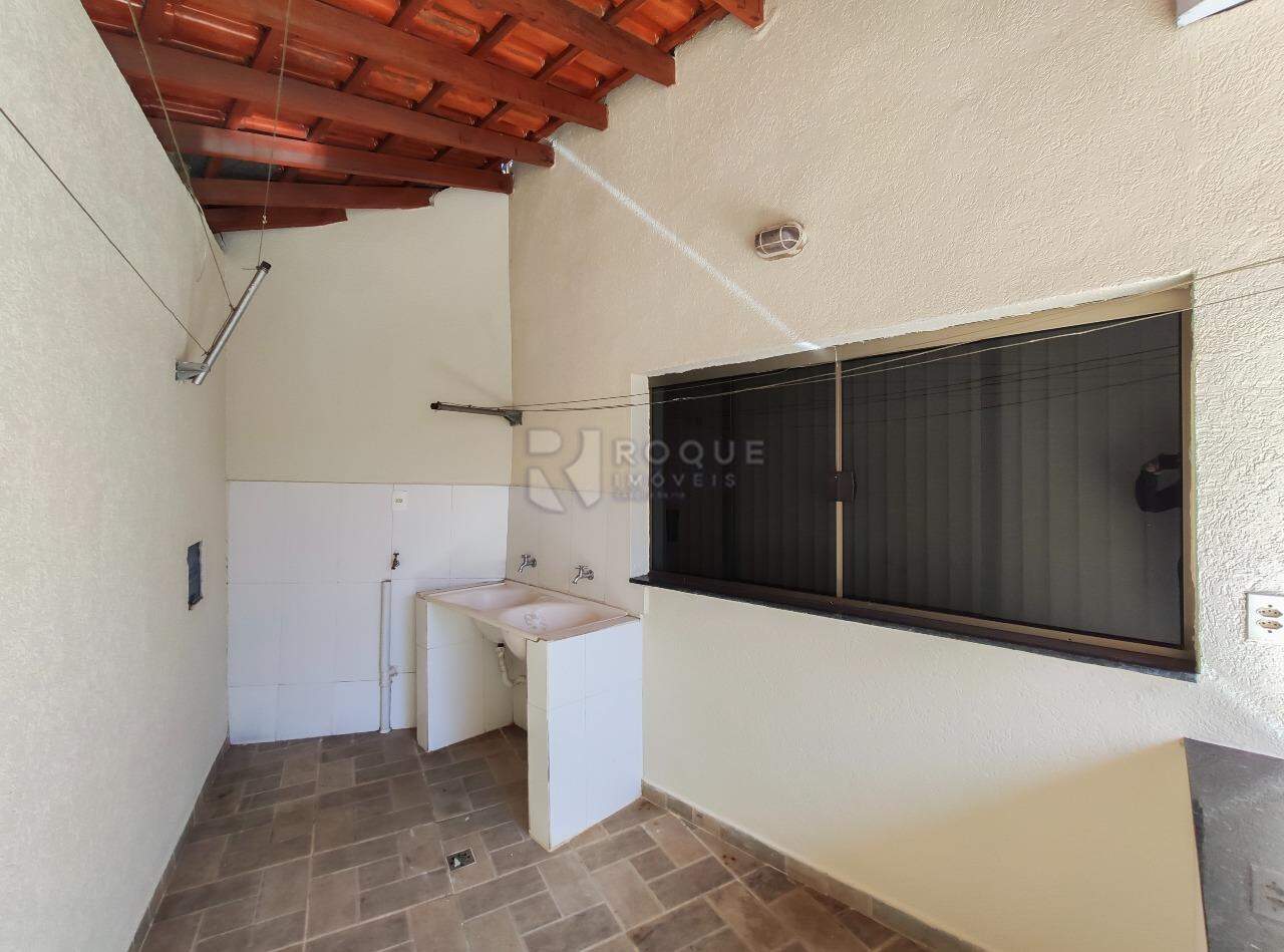 Casa Residencial para aluguel no bairro Jardim Anhanguera: Área de serviço 