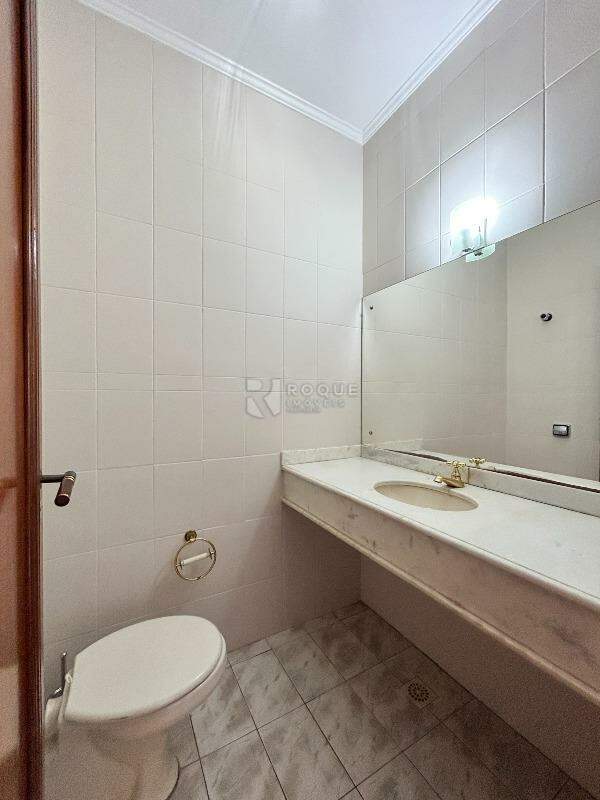 Casa em condomínio para aluguel no bairro Jardim Residencial Monsenhor Rossi: Lavabo