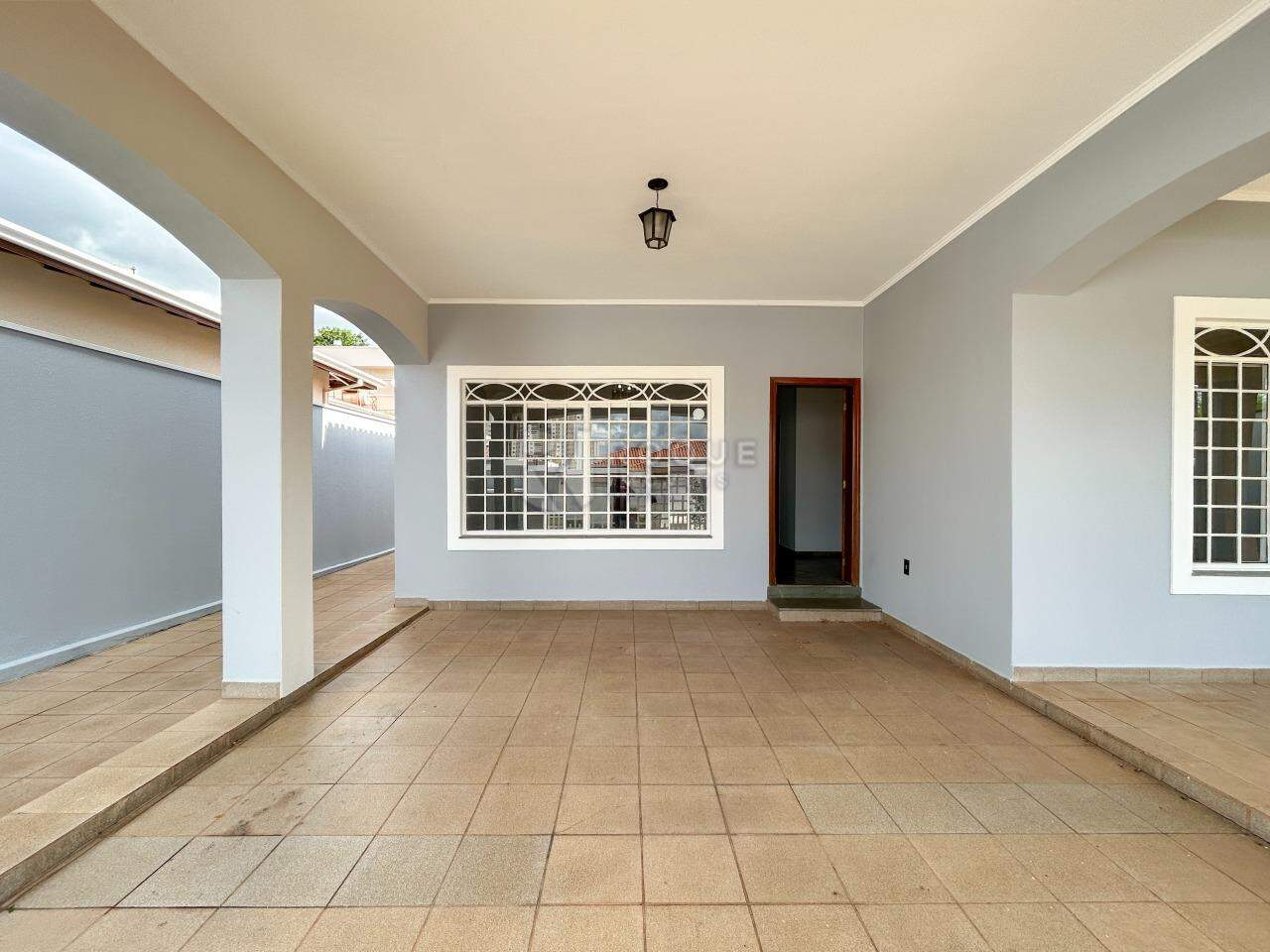 Casa em condomínio para aluguel no bairro Jardim Residencial Monsenhor Rossi: Garagem 