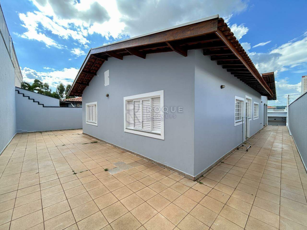 Casa em condomínio para aluguel no bairro Jardim Residencial Monsenhor Rossi: Fundo