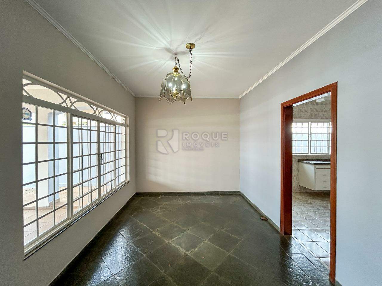 Casa em condomínio para aluguel no bairro Jardim Residencial Monsenhor Rossi: Sala segundo ambiente