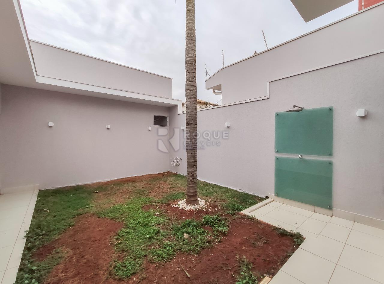 Casa em condomínio para aluguel no bairro Residencial Jardim dos Ipês: Área externa 