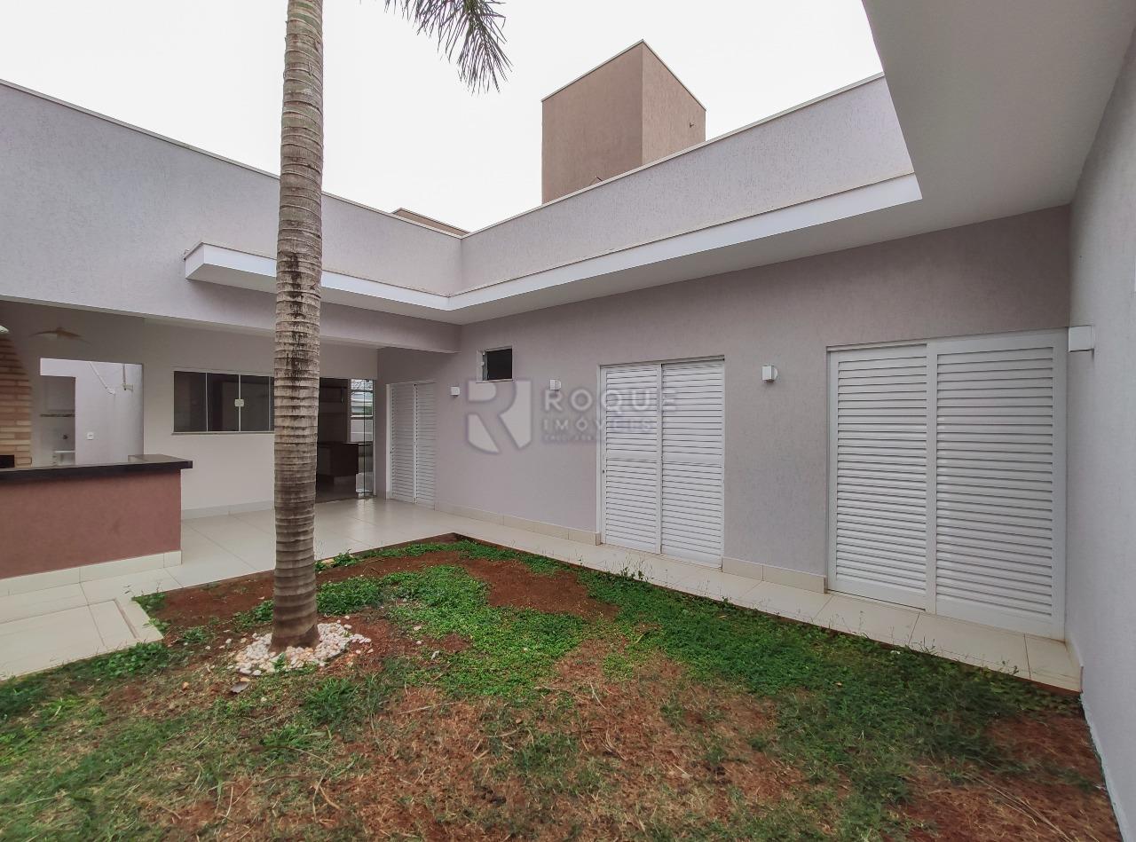 Casa em condomínio para aluguel no bairro Residencial Jardim dos Ipês: Área externa 