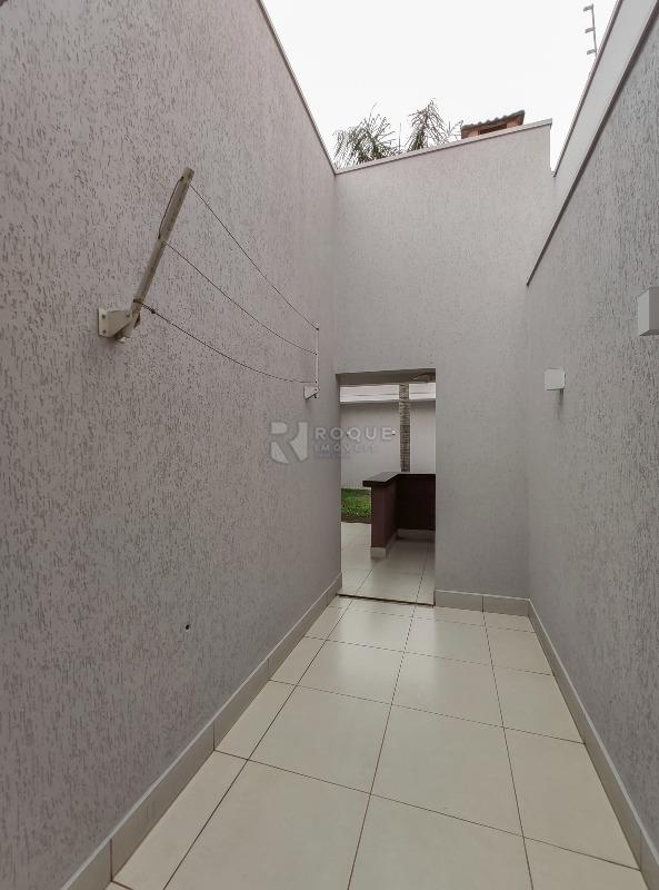 Casa em condomínio para aluguel no bairro Residencial Jardim dos Ipês: Corredor 