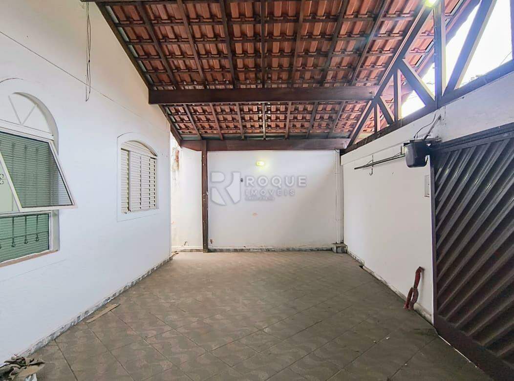 Casa Residencial para aluguel no bairro Parque Residencial Abílio Pedro: Garagem