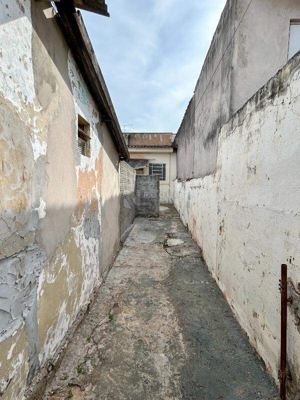 Casa Residencial para aluguel no bairro Jardim Santa Luiza: Corredor 