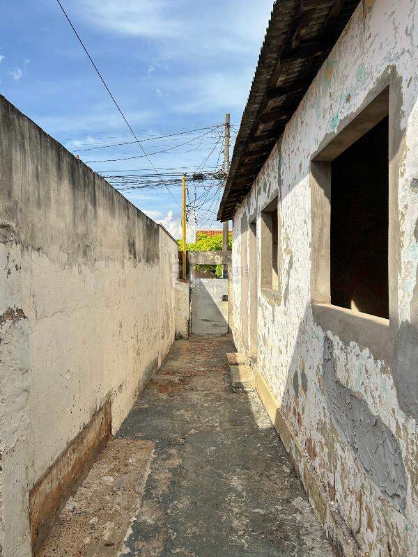 Casa Residencial para aluguel no bairro Jardim Santa Luiza: Corredor 