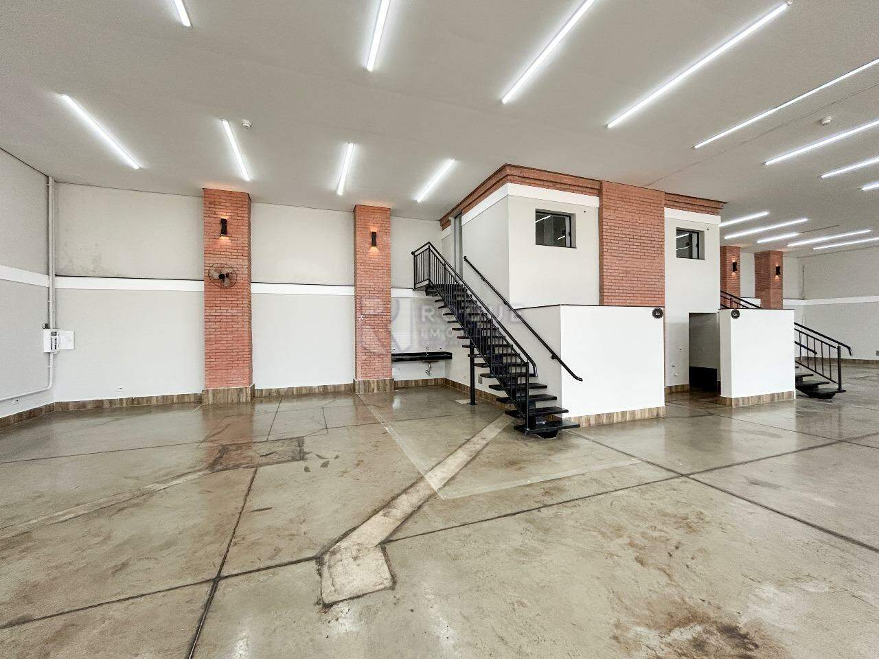 Barracão/Galpão para aluguel no bairro Centro: Salão