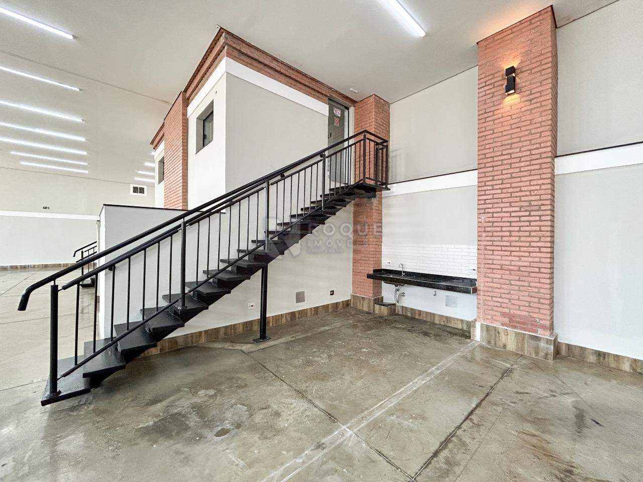 Barracão/Galpão para aluguel no bairro Centro: Salão