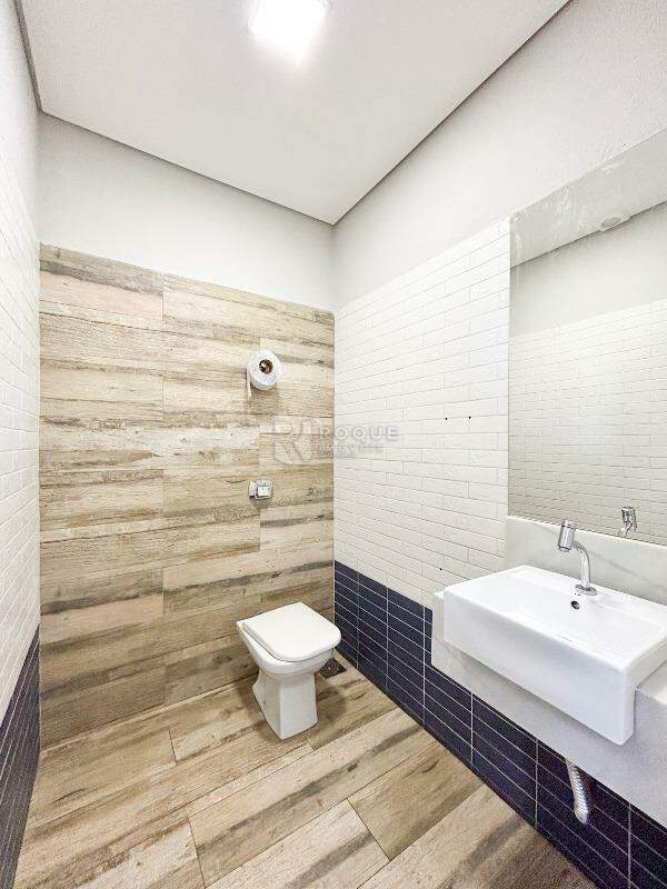 Barracão/Galpão para aluguel no bairro Centro: WC social 1