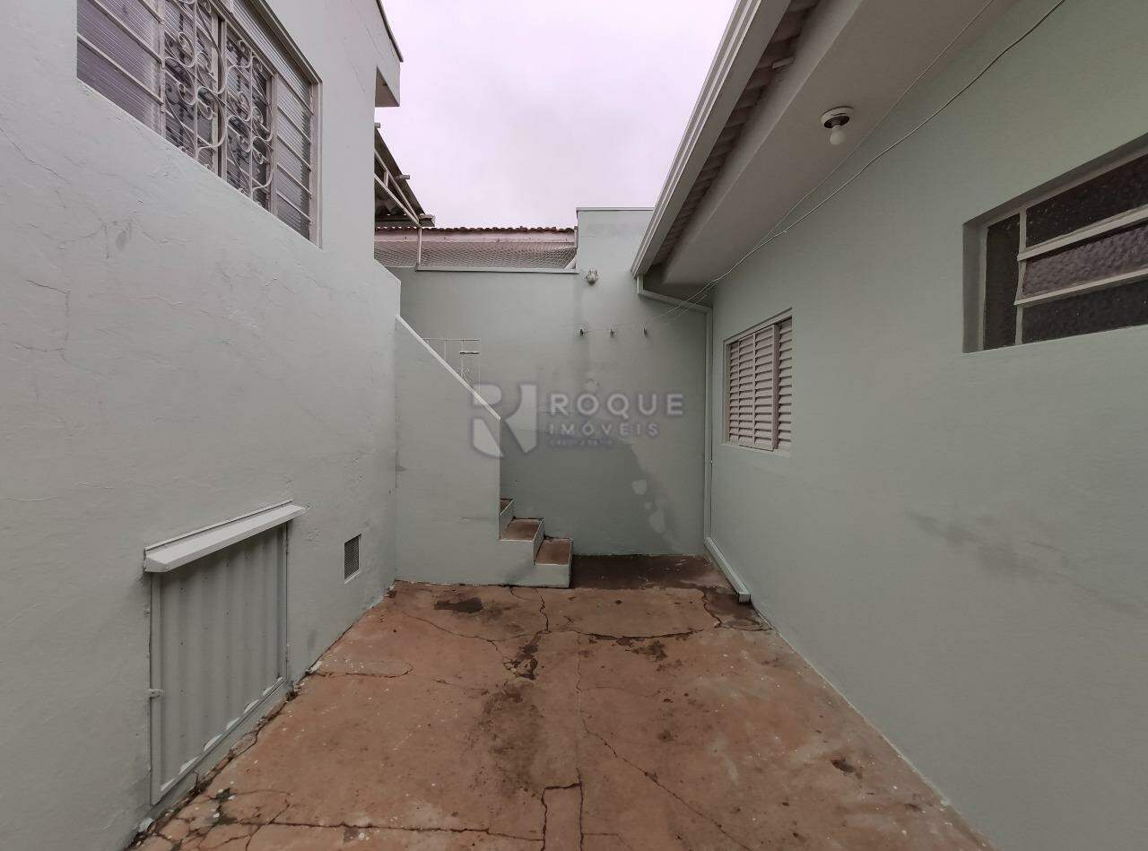Casa Residencial para aluguel no bairro Jardim Nova Itália: Frente 