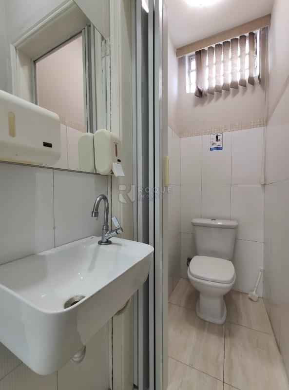 Casa Comercial para aluguel no bairro Centro: Lavabo / WC social 