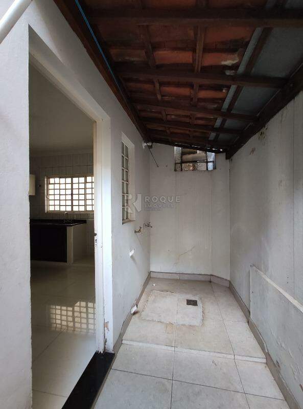 Casa Residencial para aluguel no bairro Centro: Área de serviço 