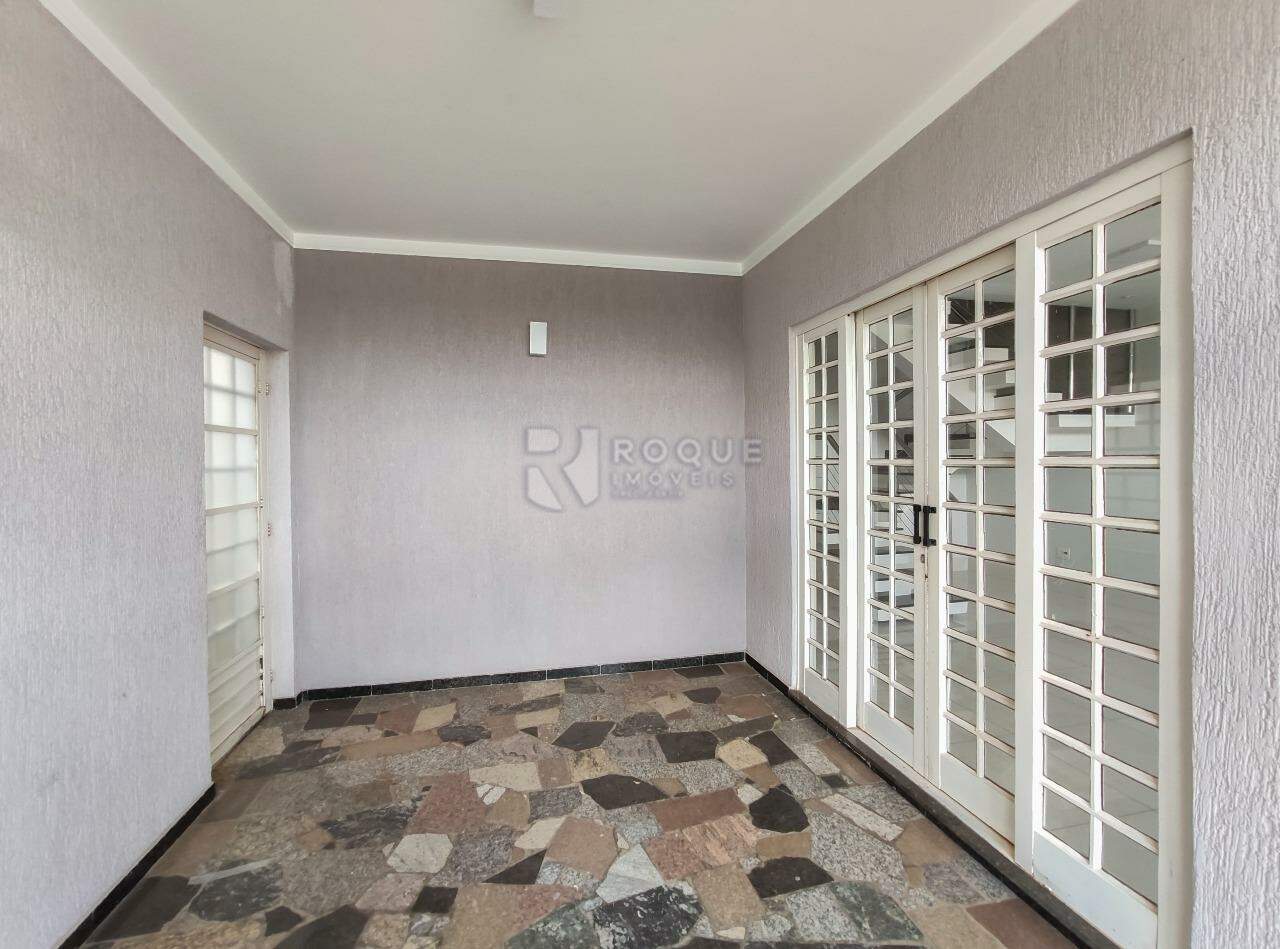 Casa Residencial para aluguel no bairro Centro: Garagem 