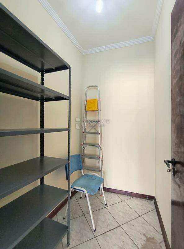 Casa Residencial para aluguel no bairro Jardim Mediterrâneo: Despejo 