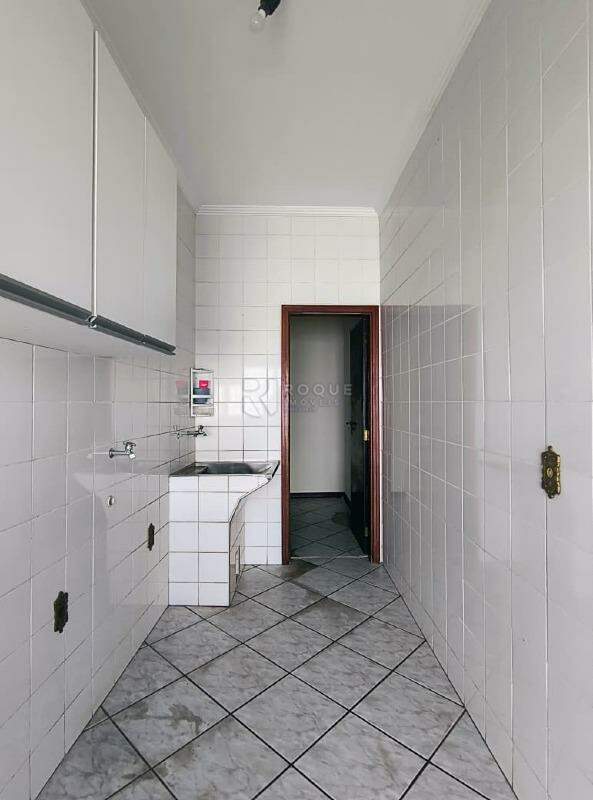 Casa Residencial para aluguel no bairro Jardim Mediterrâneo: Lavanderia