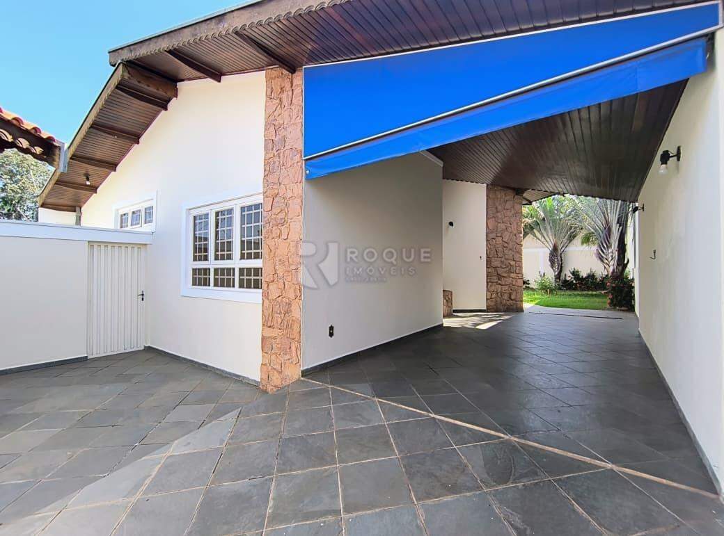 Casa Residencial para aluguel no bairro Jardim Mediterrâneo: Frente