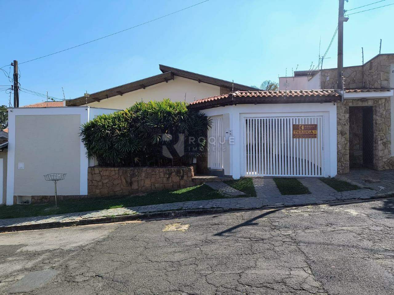 Casa Residencial para aluguel no bairro Jardim Mediterrâneo: Fachada