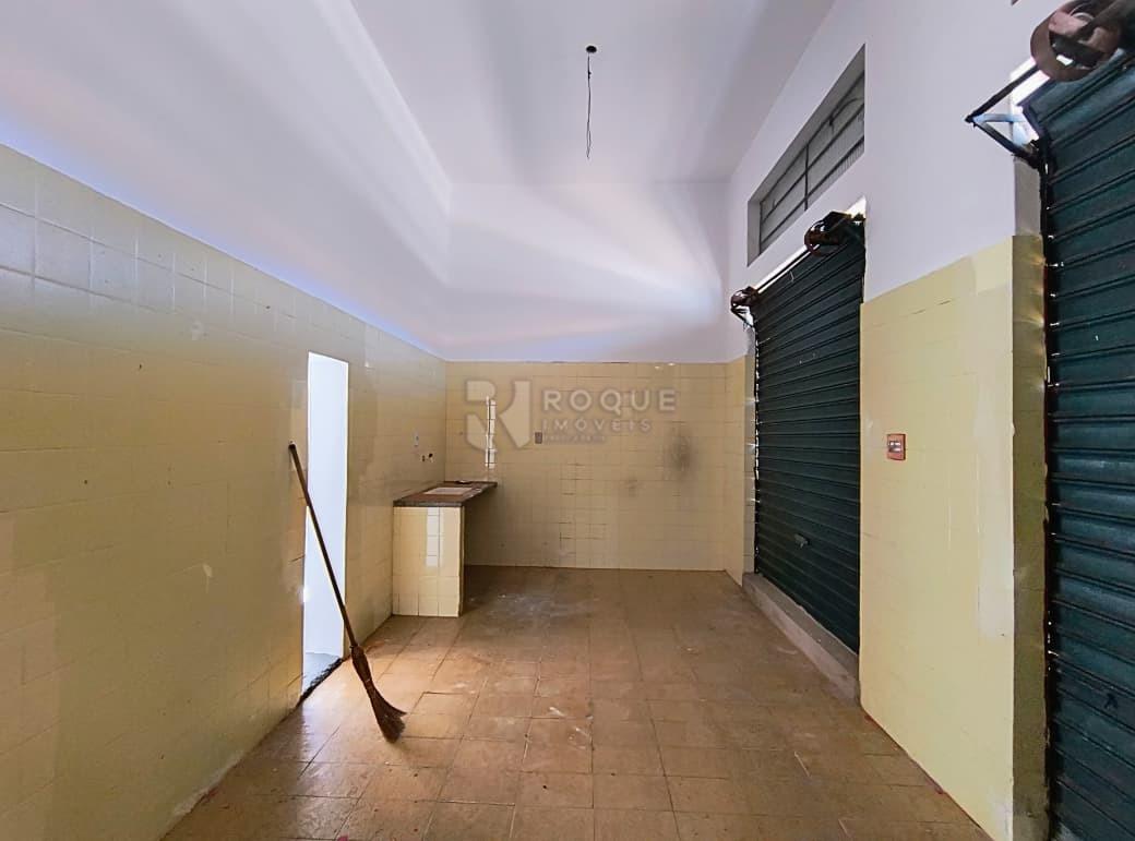 Casa com salão para aluguel no bairro Vila Queiroz: Salão
