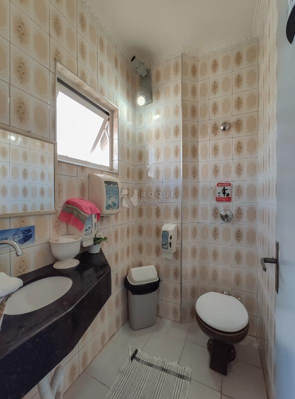 Salas/Conjuntos para aluguel no bairro Centro: WC em comum 