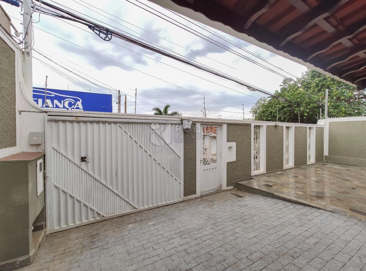 Casa Residencial para aluguel no bairro Parque Real: Frente 