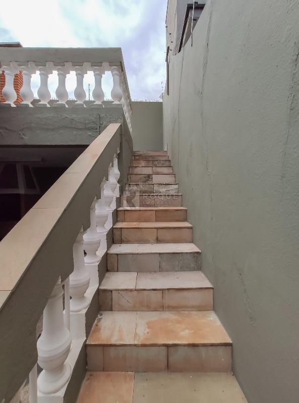 Casa Residencial para aluguel no bairro Parque Real: Acesso mezanino 