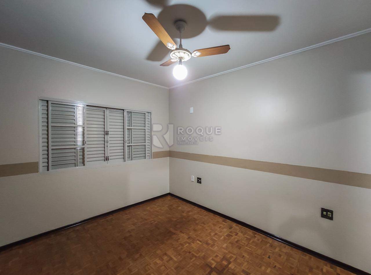Casa Residencial para aluguel no bairro Parque Real: Dormitório 3 suíte