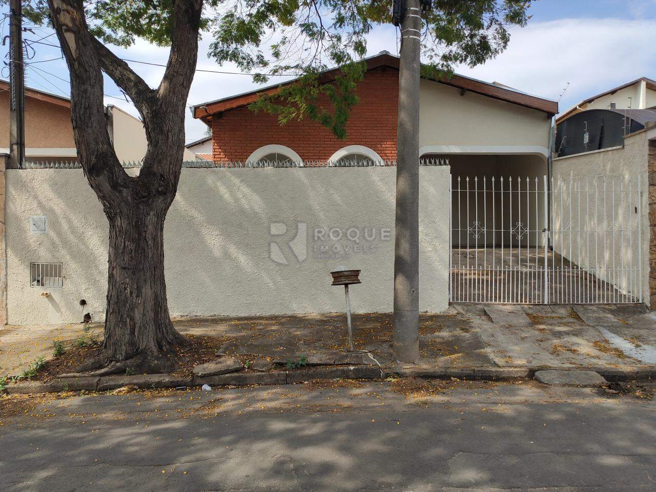 Casa Residencial para aluguel no bairro Vila Rocha: Fachada 