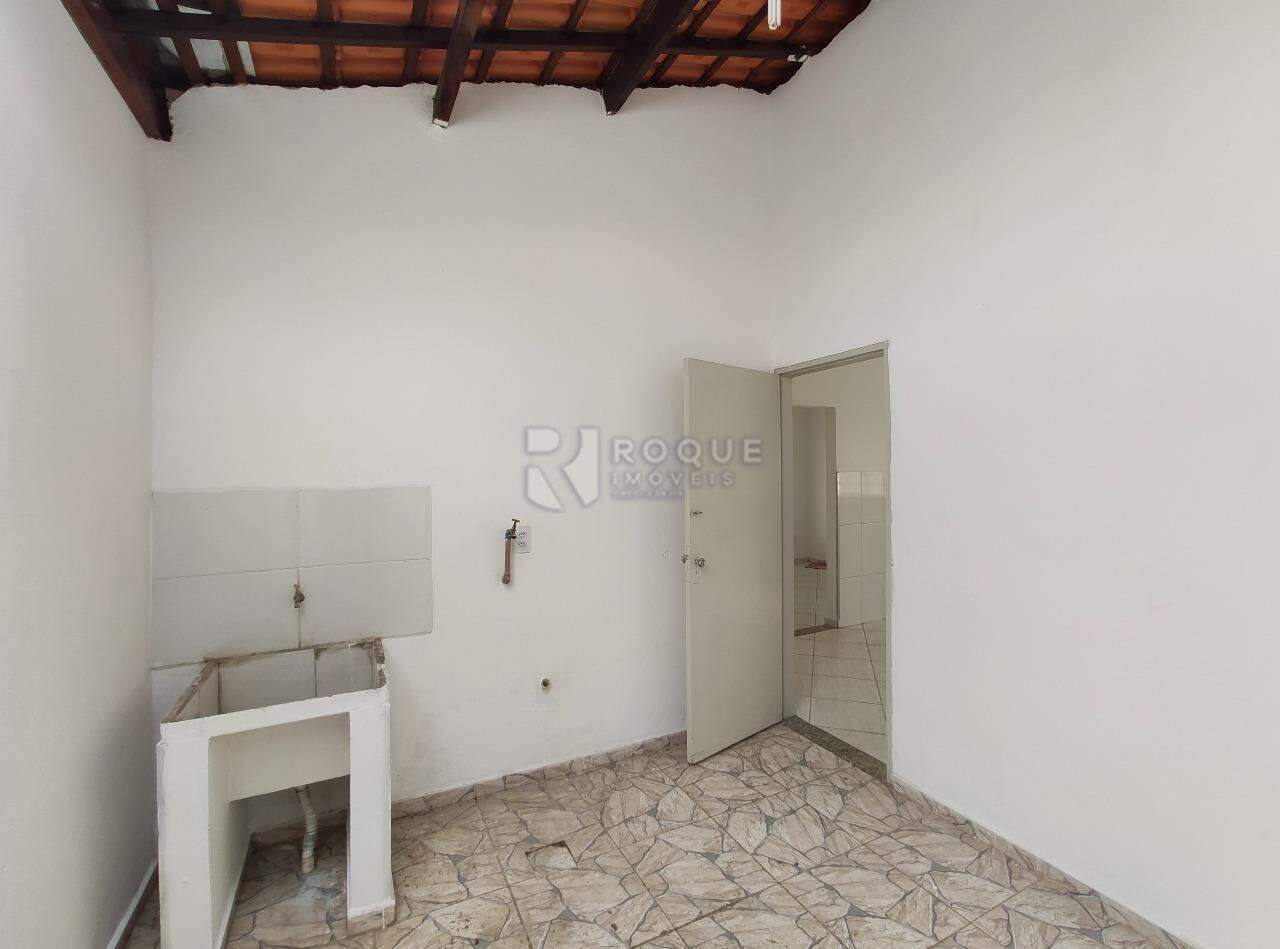 Casa Residencial para aluguel no bairro Vila Rocha: Área de serviço 