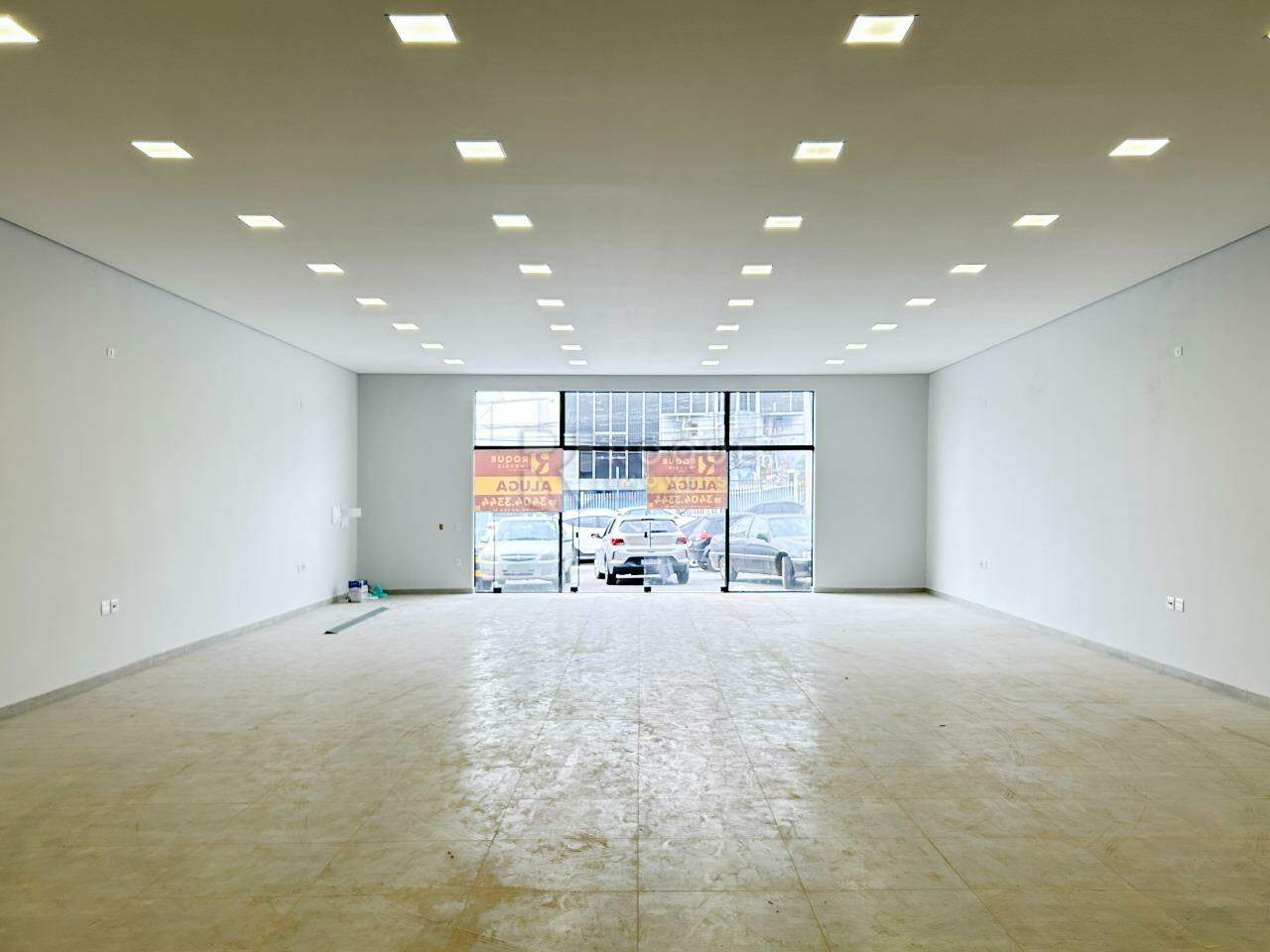 Barracão/Galpão para aluguel no bairro Vila Cristovam: Salão