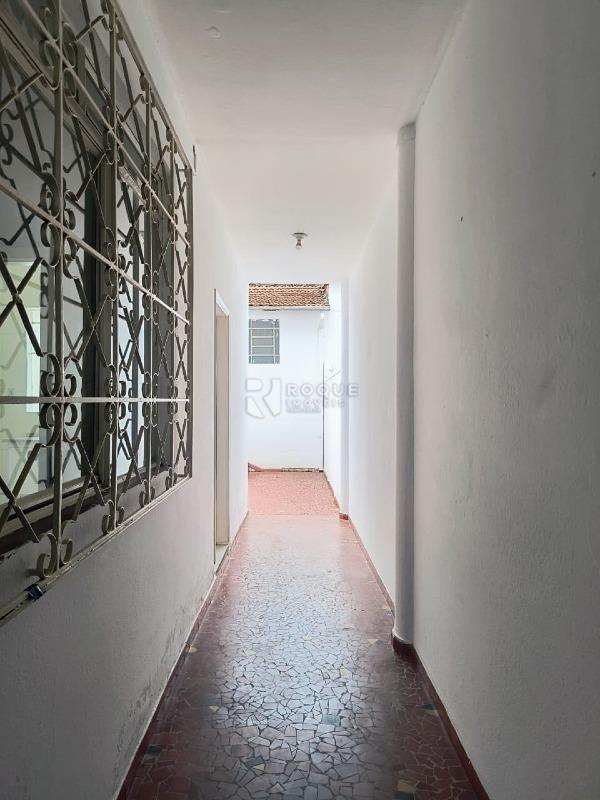Casa Comercial para aluguel no bairro Centro: Corredor