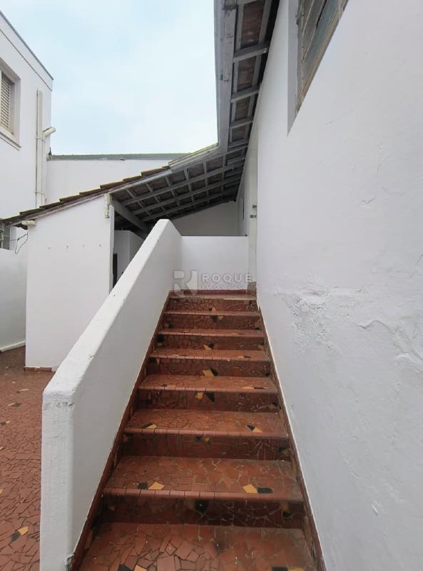 Casa Comercial para aluguel no bairro Centro: Escada acesso edícula 
