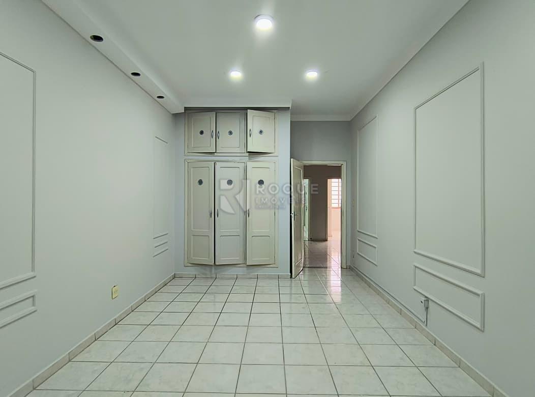 Casa Comercial para aluguel no bairro Centro: Dormitório 05