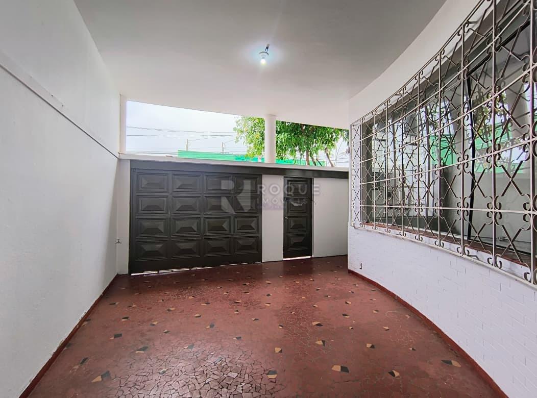 Casa Comercial para aluguel no bairro Centro: Garagem