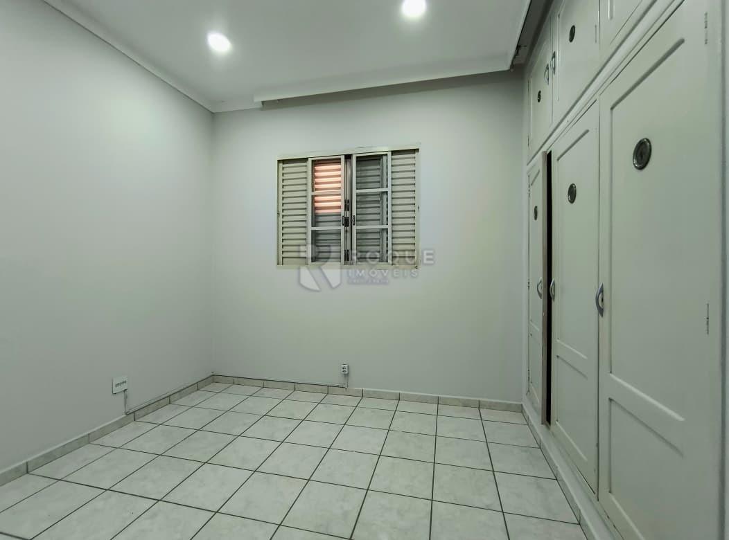 Casa Comercial para aluguel no bairro Centro: Dormitório 03