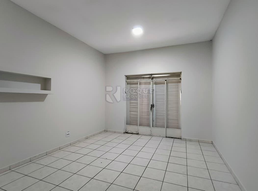 Casa Comercial para aluguel no bairro Centro: Dormitório 06 