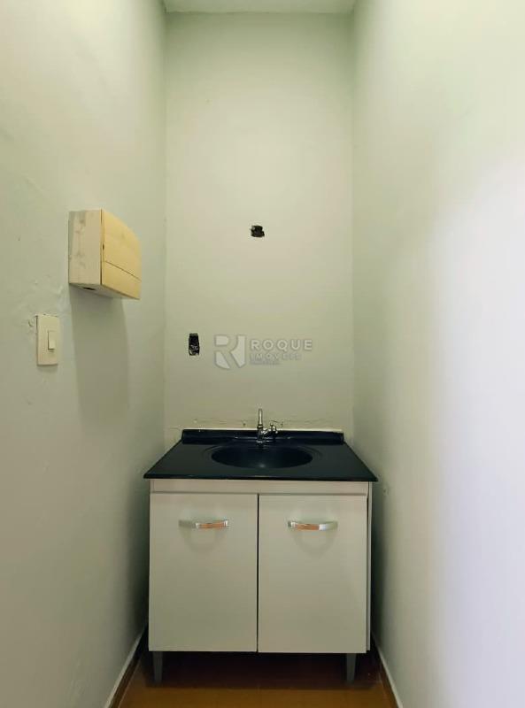 Casa Comercial para aluguel no bairro Centro: Lavabo