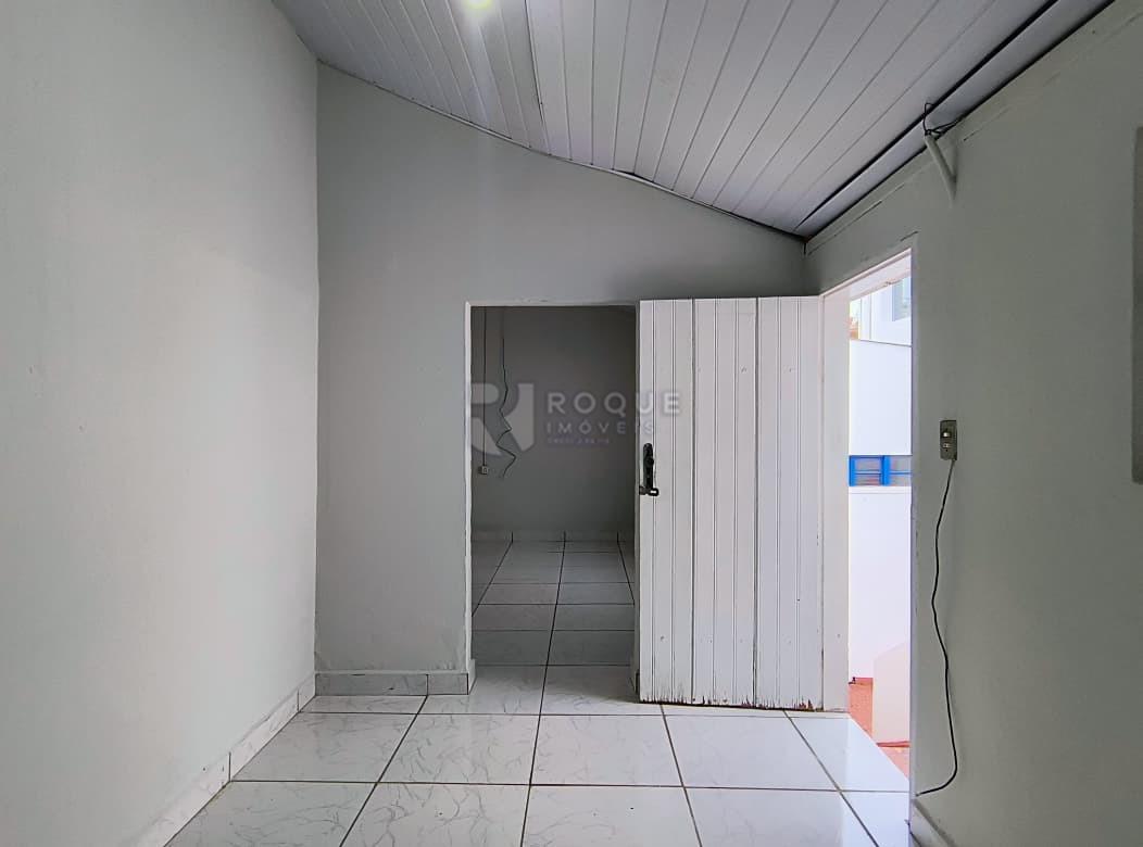 Casa Comercial para aluguel no bairro Centro: Sala edícula