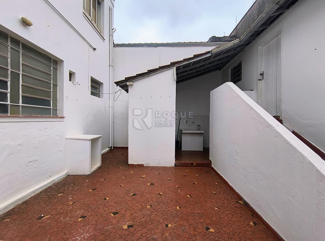 Casa Comercial para aluguel no bairro Centro: Fundos