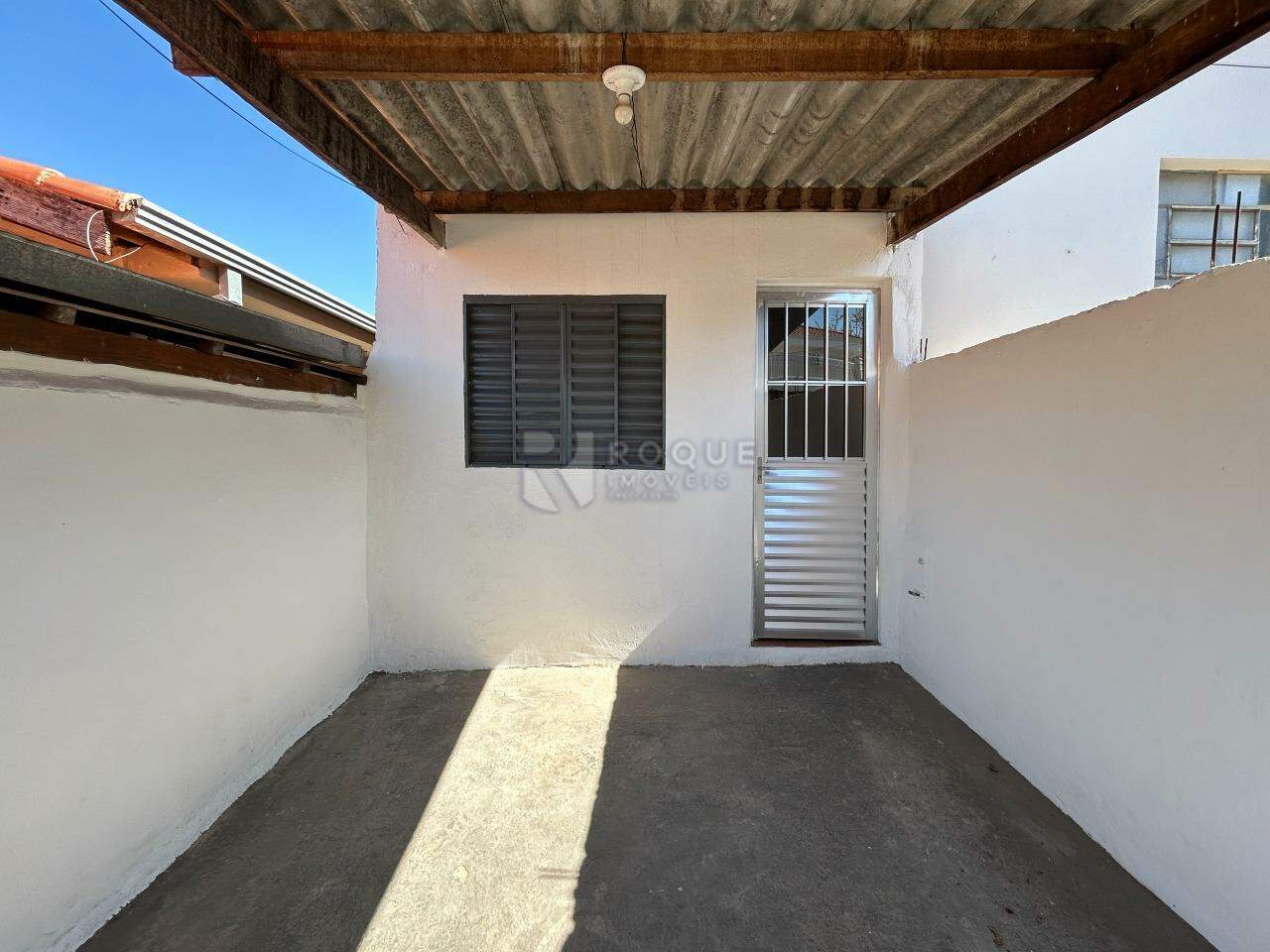 Casa Residencial para aluguel no bairro Jardim Hortência: Garagem 